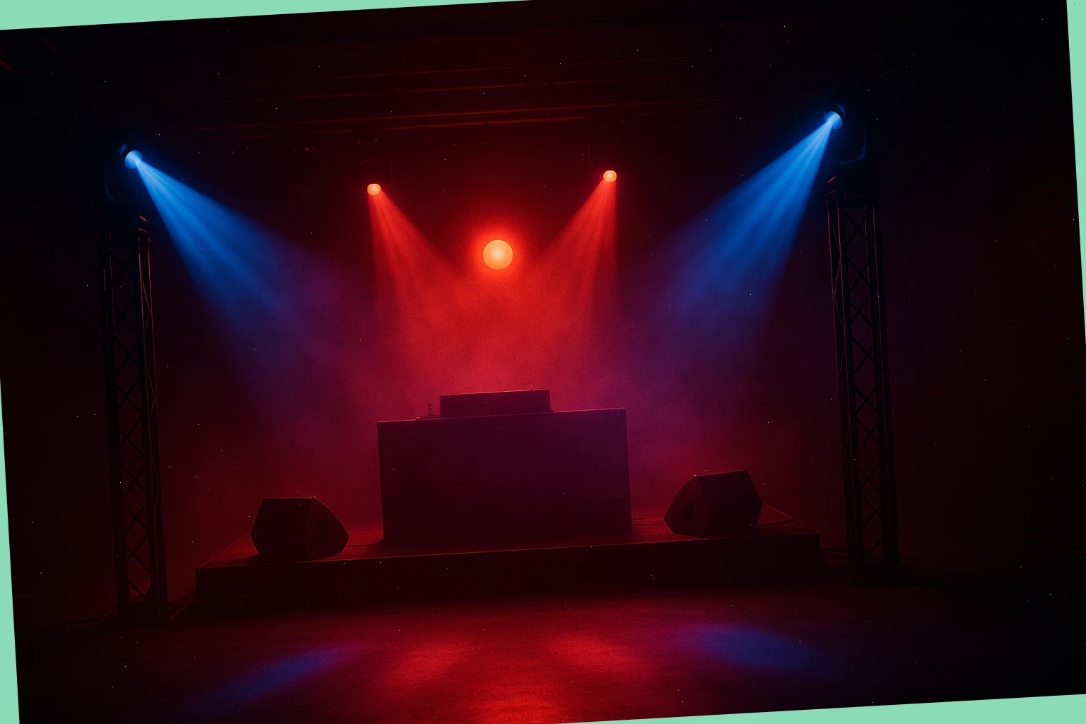 Compact club look with side beams and haze ready for a short set